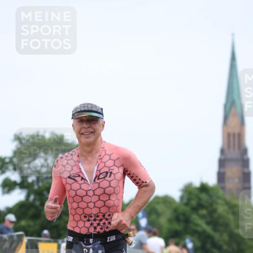 22.06.2025 - Viking Triathlon H.Heesch http://msf.ph/oto/8103342 22.06.2025 13:38:58 Laufen 64 meine-sportfotos.de