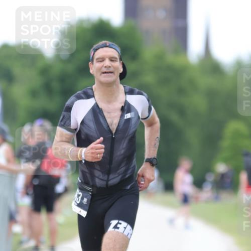 22.06.2025 - Viking Triathlon H.Heesch http://msf.ph/oto/8103409 22.06.2025 15:52:36 Laufen 463 meine-sportfotos.de