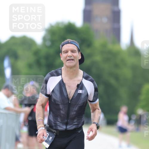 22.06.2025 - Viking Triathlon H.Heesch http://msf.ph/oto/8103425 22.06.2025 15:52:36 Laufen 463 meine-sportfotos.de
