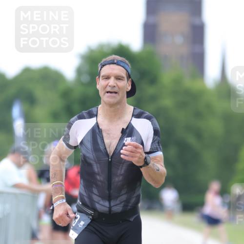 22.06.2025 - Viking Triathlon H.Heesch http://msf.ph/oto/8103434 22.06.2025 15:52:36 Laufen 463 meine-sportfotos.de