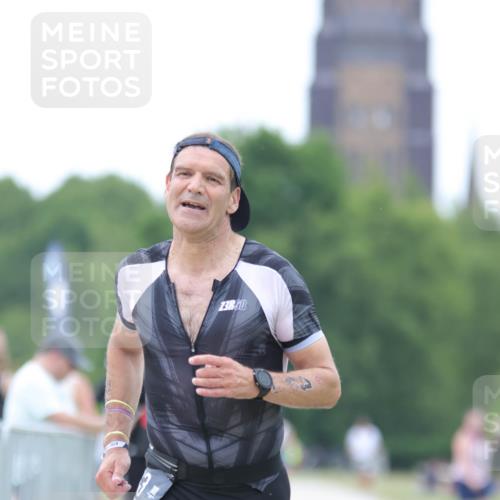 22.06.2025 - Viking Triathlon H.Heesch http://msf.ph/oto/8103448 22.06.2025 15:52:36 Laufen 463 meine-sportfotos.de