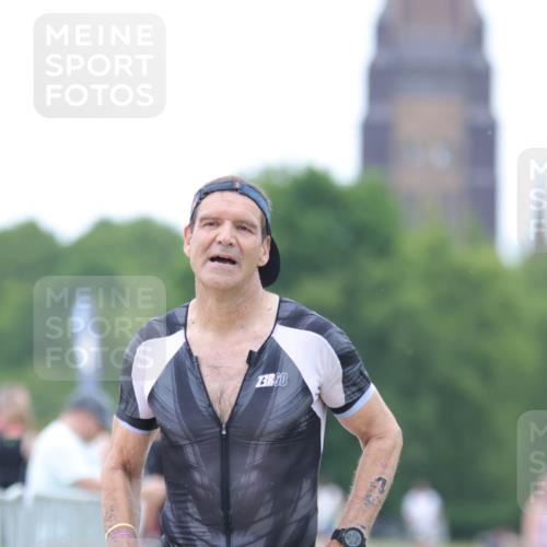 22.06.2025 - Viking Triathlon H.Heesch http://msf.ph/oto/8103455 22.06.2025 15:52:37 Laufen 463 meine-sportfotos.de