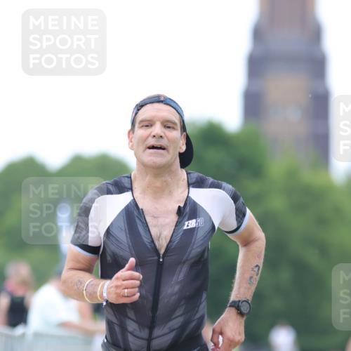 22.06.2025 - Viking Triathlon H.Heesch http://msf.ph/oto/8103462 22.06.2025 15:52:37 Laufen 463 meine-sportfotos.de