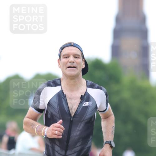22.06.2025 - Viking Triathlon H.Heesch http://msf.ph/oto/8103468 22.06.2025 15:52:37 Laufen 463 meine-sportfotos.de