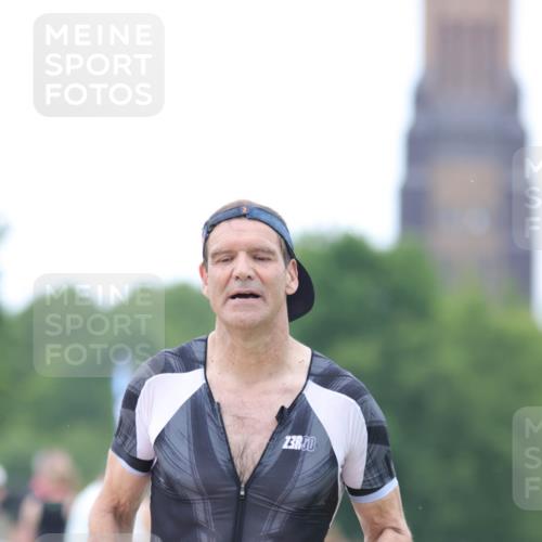 22.06.2025 - Viking Triathlon H.Heesch http://msf.ph/oto/8103473 22.06.2025 15:52:37 Laufen 463 meine-sportfotos.de