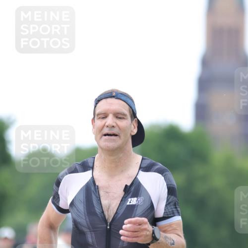 22.06.2025 - Viking Triathlon H.Heesch http://msf.ph/oto/8103481 22.06.2025 15:52:37 Laufen 463 meine-sportfotos.de