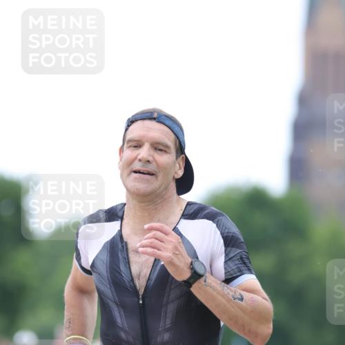 22.06.2025 - Viking Triathlon H.Heesch http://msf.ph/oto/8103486 22.06.2025 15:52:37 Laufen 463 meine-sportfotos.de