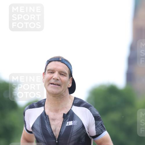 22.06.2025 - Viking Triathlon H.Heesch http://msf.ph/oto/8103493 22.06.2025 15:52:37 Laufen 463 meine-sportfotos.de