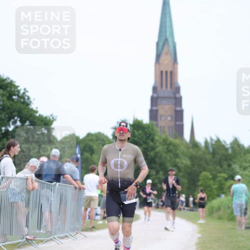 22.06.2025 - Viking Triathlon H.Heesch http://msf.ph/oto/8103605 22.06.2025 13:39:47 Laufen 464 meine-sportfotos.de