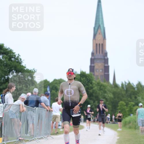 22.06.2025 - Viking Triathlon H.Heesch http://msf.ph/oto/8103608 22.06.2025 13:39:47 Laufen 464 meine-sportfotos.de