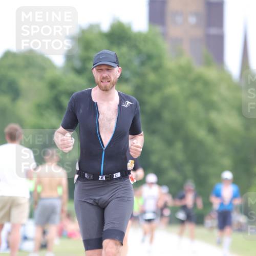 22.06.2025 - Viking Triathlon H.Heesch http://msf.ph/oto/8103627 22.06.2025 13:39:54 Laufen 342 meine-sportfotos.de