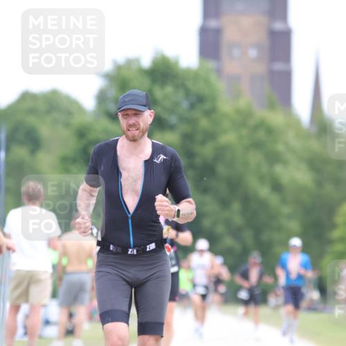 22.06.2025 - Viking Triathlon H.Heesch http://msf.ph/oto/8103636 22.06.2025 13:39:54 Laufen 342 meine-sportfotos.de