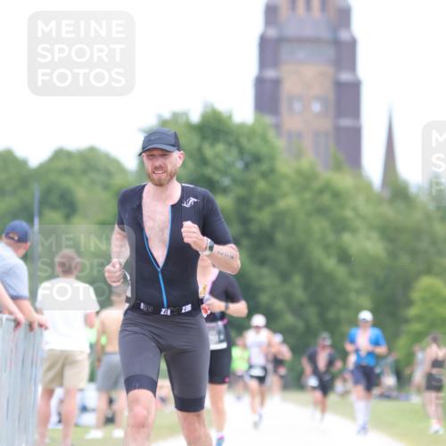22.06.2025 - Viking Triathlon H.Heesch http://msf.ph/oto/8103646 22.06.2025 13:39:54 Laufen 342 meine-sportfotos.de