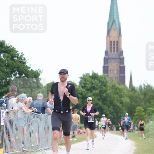 22.06.2025 - Viking Triathlon H.Heesch http://msf.ph/oto/8103653 22.06.2025 13:39:55 Laufen 291, 342 meine-sportfotos.de
