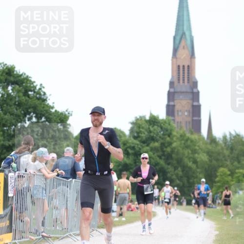 22.06.2025 - Viking Triathlon H.Heesch http://msf.ph/oto/8103662 22.06.2025 13:39:55 Laufen 291, 342 meine-sportfotos.de