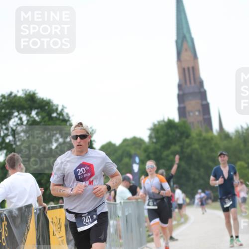 22.06.2025 - Viking Triathlon H.Heesch http://msf.ph/oto/8103664 22.06.2025 15:54:01 Laufen 43, 213, 241 meine-sportfotos.de