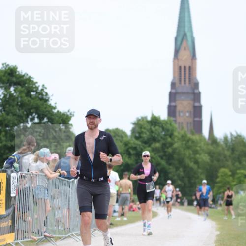 22.06.2025 - Viking Triathlon H.Heesch http://msf.ph/oto/8103670 22.06.2025 13:39:55 Laufen 291, 342 meine-sportfotos.de