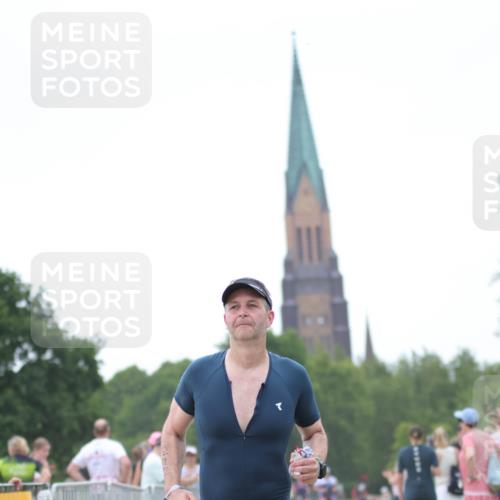 22.06.2025 - Viking Triathlon H.Heesch http://msf.ph/oto/8103695 22.06.2025 15:54:07 Laufen 43, 213 meine-sportfotos.de