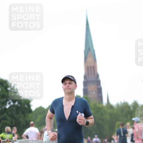22.06.2025 - Viking Triathlon H.Heesch http://msf.ph/oto/8103700 22.06.2025 15:54:07 Laufen 43, 213 meine-sportfotos.de