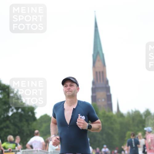 22.06.2025 - Viking Triathlon H.Heesch http://msf.ph/oto/8103706 22.06.2025 15:54:07 Laufen 43, 213 meine-sportfotos.de