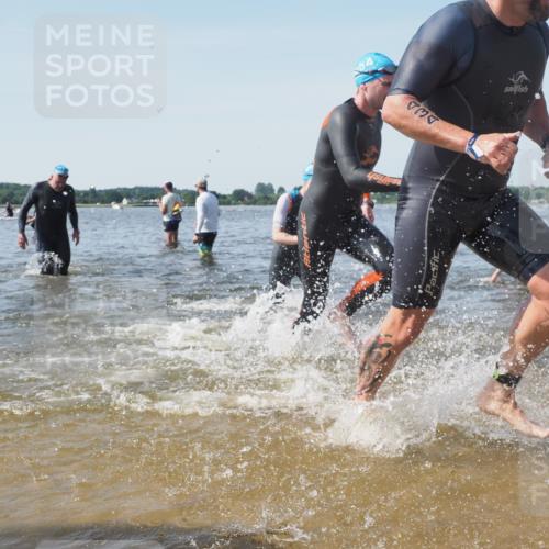 22.06.2025 - Viking Triathlon KatJ http://msf.ph/oto/8103739 22.06.2025 10:35:00 Schwimmen 17, 43, 157, 161, 434, 475, 495, 548, 660 meine-sportfotos.de