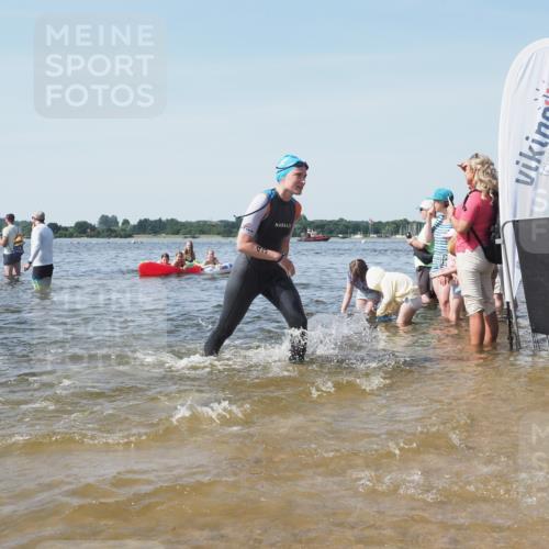 22.06.2025 - Viking Triathlon KatJ http://msf.ph/oto/8103785 22.06.2025 10:35:02 Schwimmen 17, 43, 139, 157, 161, 434, 475, 495, 548, 660 meine-sportfotos.de