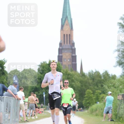 22.06.2025 - Viking Triathlon H.Heesch http://msf.ph/oto/8103947 22.06.2025 13:40:21 Laufen 435, 654, 661 meine-sportfotos.de