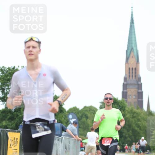 22.06.2025 - Viking Triathlon H.Heesch http://msf.ph/oto/8103965 22.06.2025 13:40:24 Laufen 435, 654, 661 meine-sportfotos.de