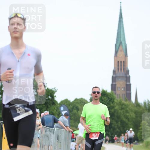 22.06.2025 - Viking Triathlon H.Heesch http://msf.ph/oto/8103980 22.06.2025 13:40:25 Laufen 435, 654, 661 meine-sportfotos.de