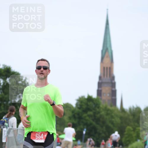 22.06.2025 - Viking Triathlon H.Heesch http://msf.ph/oto/8104021 22.06.2025 13:40:26 Laufen 435, 654 meine-sportfotos.de