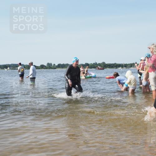 22.06.2025 - Viking Triathlon KatJ http://msf.ph/oto/8104214 22.06.2025 10:35:17 Schwimmen 139, 157, 204, 296, 320, 365, 395, 482, 508, 632, 660 meine-sportfotos.de