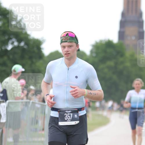 22.06.2025 - Viking Triathlon H.Heesch http://msf.ph/oto/8104266 22.06.2025 15:54:59 Laufen 357, 498 meine-sportfotos.de