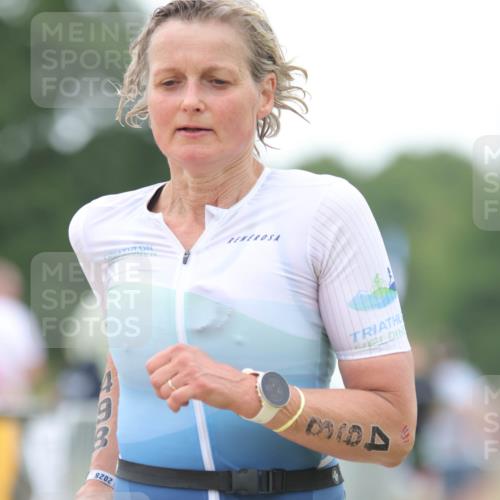 22.06.2025 - Viking Triathlon H.Heesch http://msf.ph/oto/8104307 22.06.2025 15:55:05 Laufen 357, 498 meine-sportfotos.de