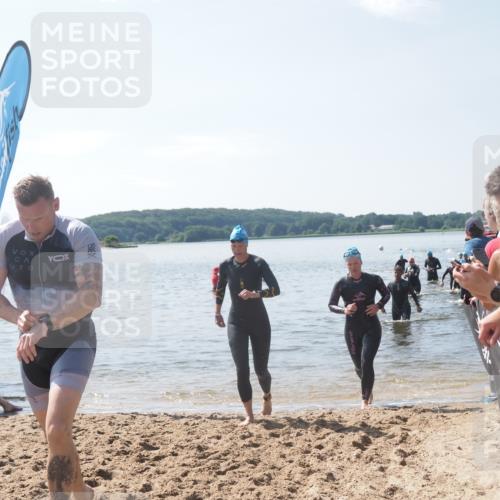 22.06.2025 - Viking Triathlon MichiJ http://msf.ph/oto/8104384 22.06.2025 10:47:31 Schwimmen 23, 71, 76, 183, 261, 267, 547, 606 meine-sportfotos.de