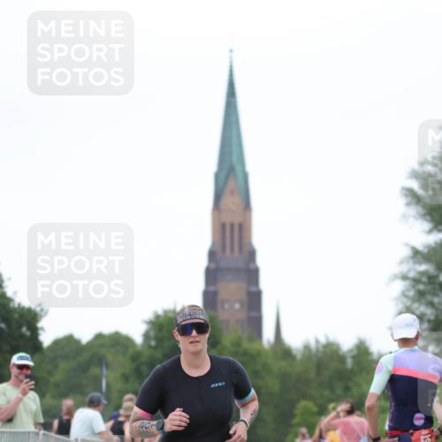 22.06.2025 - Viking Triathlon H.Heesch http://msf.ph/oto/8104408 22.06.2025 15:55:39 Laufen 197, 201 meine-sportfotos.de