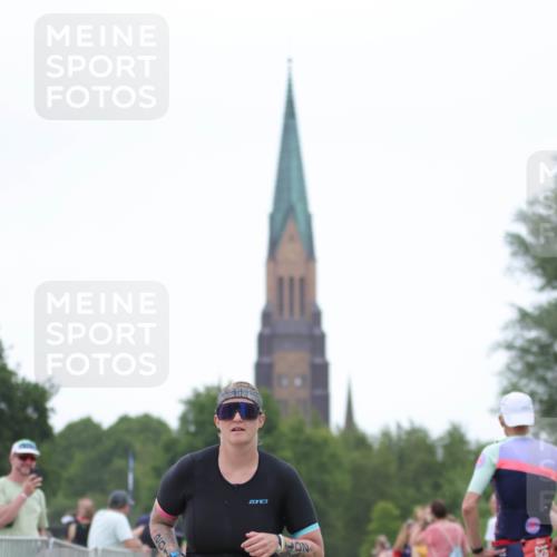 22.06.2025 - Viking Triathlon H.Heesch http://msf.ph/oto/8104425 22.06.2025 15:55:40 Laufen 197, 201 meine-sportfotos.de
