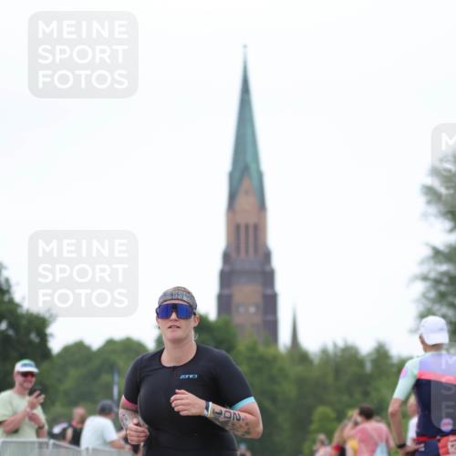 22.06.2025 - Viking Triathlon H.Heesch http://msf.ph/oto/8104430 22.06.2025 15:55:40 Laufen 197, 201 meine-sportfotos.de
