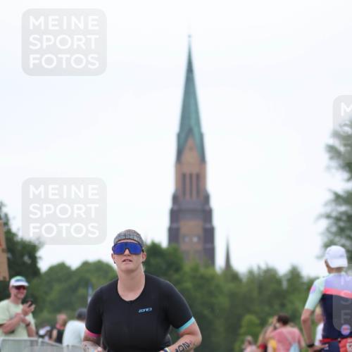 22.06.2025 - Viking Triathlon H.Heesch http://msf.ph/oto/8104436 22.06.2025 15:55:40 Laufen 197, 201 meine-sportfotos.de