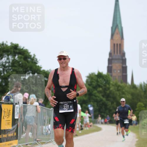 22.06.2025 - Viking Triathlon H.Heesch http://msf.ph/oto/8104470 22.06.2025 13:41:19 Laufen 327, 434 meine-sportfotos.de