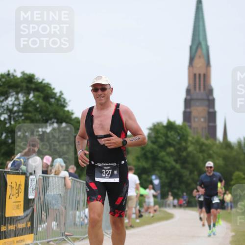 22.06.2025 - Viking Triathlon H.Heesch http://msf.ph/oto/8104476 22.06.2025 13:41:19 Laufen 327, 434 meine-sportfotos.de
