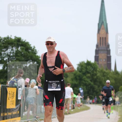 22.06.2025 - Viking Triathlon H.Heesch http://msf.ph/oto/8104481 22.06.2025 13:41:19 Laufen 327, 434 meine-sportfotos.de