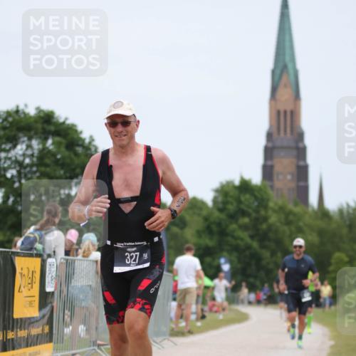 22.06.2025 - Viking Triathlon H.Heesch http://msf.ph/oto/8104492 22.06.2025 13:41:19 Laufen 327, 434 meine-sportfotos.de
