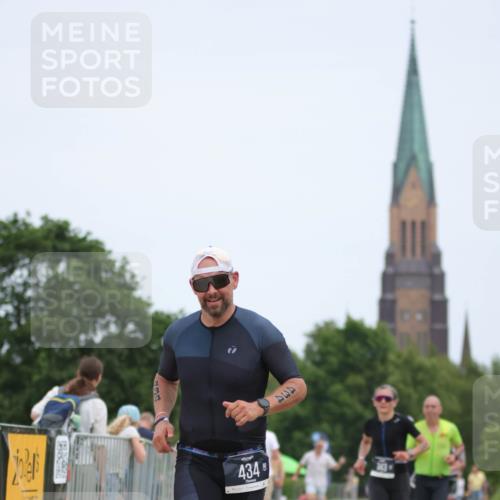22.06.2025 - Viking Triathlon H.Heesch http://msf.ph/oto/8104502 22.06.2025 13:41:24 Laufen 40, 263, 327, 343, 434 meine-sportfotos.de
