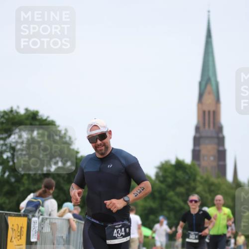 22.06.2025 - Viking Triathlon H.Heesch http://msf.ph/oto/8104507 22.06.2025 13:41:24 Laufen 40, 263, 327, 343, 434 meine-sportfotos.de