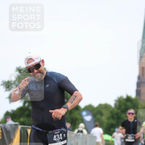 22.06.2025 - Viking Triathlon H.Heesch http://msf.ph/oto/8104532 22.06.2025 13:41:25 Laufen 40, 263, 343, 434 meine-sportfotos.de