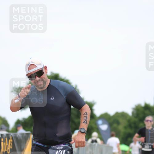 22.06.2025 - Viking Triathlon H.Heesch http://msf.ph/oto/8104539 22.06.2025 13:41:25 Laufen 40, 263, 343, 434 meine-sportfotos.de