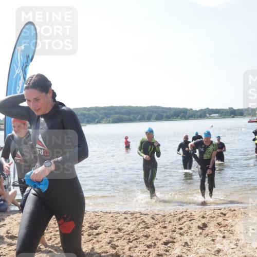 22.06.2025 - Viking Triathlon MichiJ http://msf.ph/oto/8104544 22.06.2025 10:47:49 Schwimmen 71, 84, 190, 223, 261, 285, 452, 606 meine-sportfotos.de
