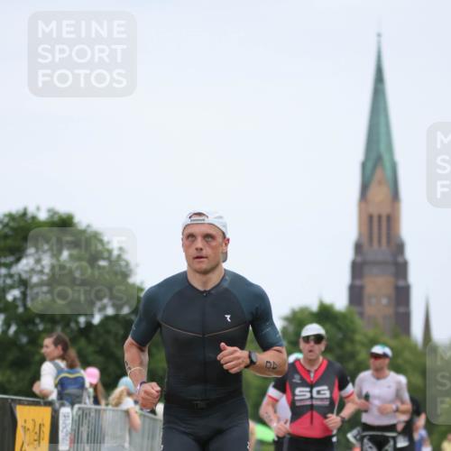 22.06.2025 - Viking Triathlon H.Heesch http://msf.ph/oto/8104635 22.06.2025 13:41:31 Laufen 40, 199, 263, 343, 448, 510, 536 meine-sportfotos.de