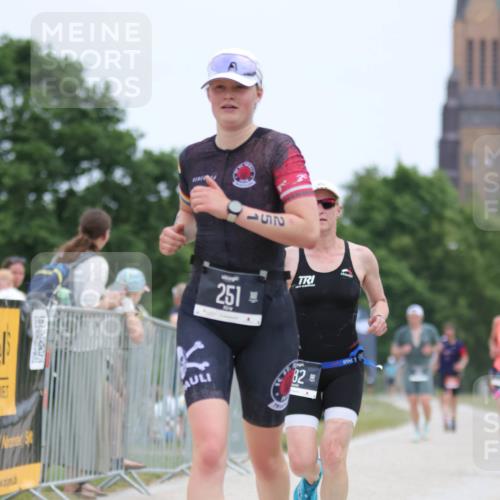 22.06.2025 - Viking Triathlon H.Heesch http://msf.ph/oto/8104799 22.06.2025 13:42:05 Laufen 89, 251, 282 meine-sportfotos.de