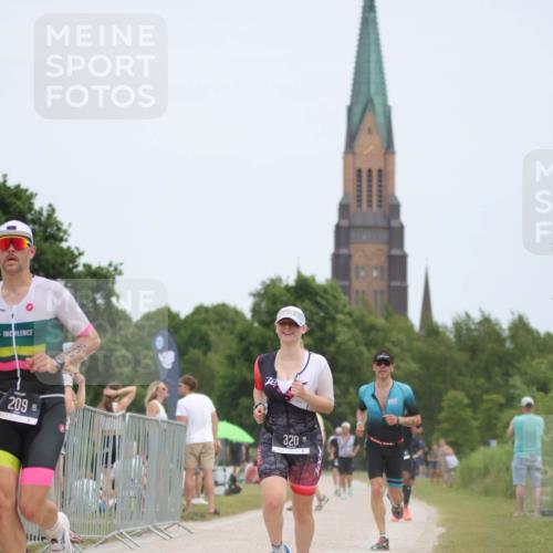 22.06.2025 - Viking Triathlon H.Heesch http://msf.ph/oto/8104883 22.06.2025 13:42:21 Laufen 209, 316, 320, 326, 493, 621 meine-sportfotos.de